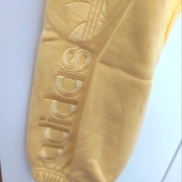 Adidas Women's Sweatpants.Adidas WOMEN'S Sweatpants. Features 2 front po - Picture 14 of 16